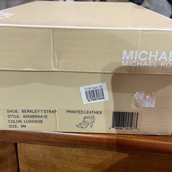 Michael Kors heels - Picture 6 of 7